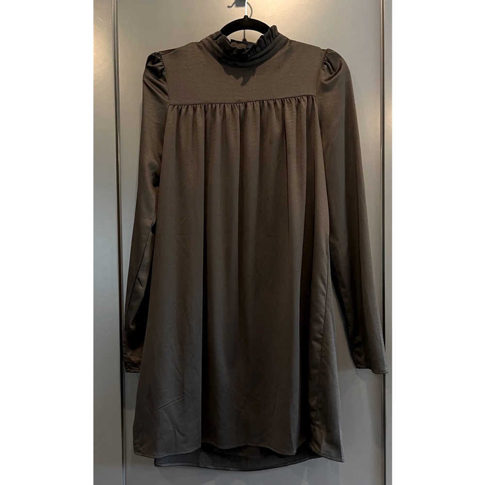 Line & Dot Mockneck Shift Dress